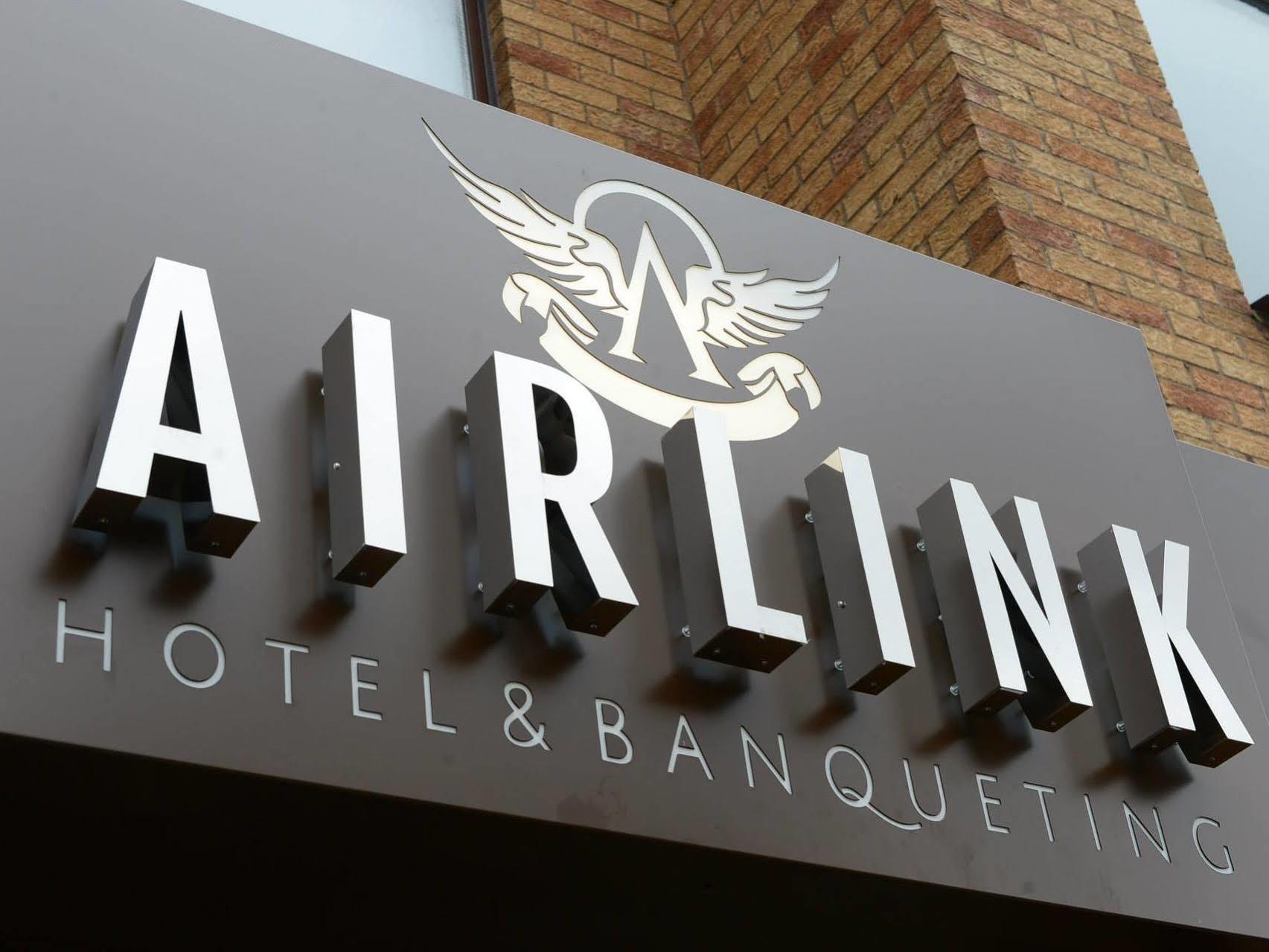 Airlink Hotel Hillingdon Exterior photo